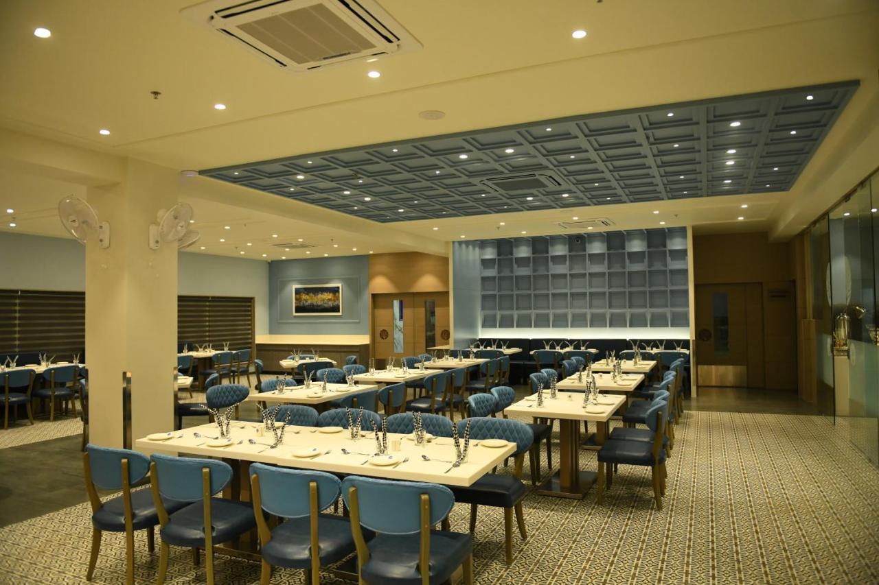 Hotel Blueivy Ānand Extérieur photo