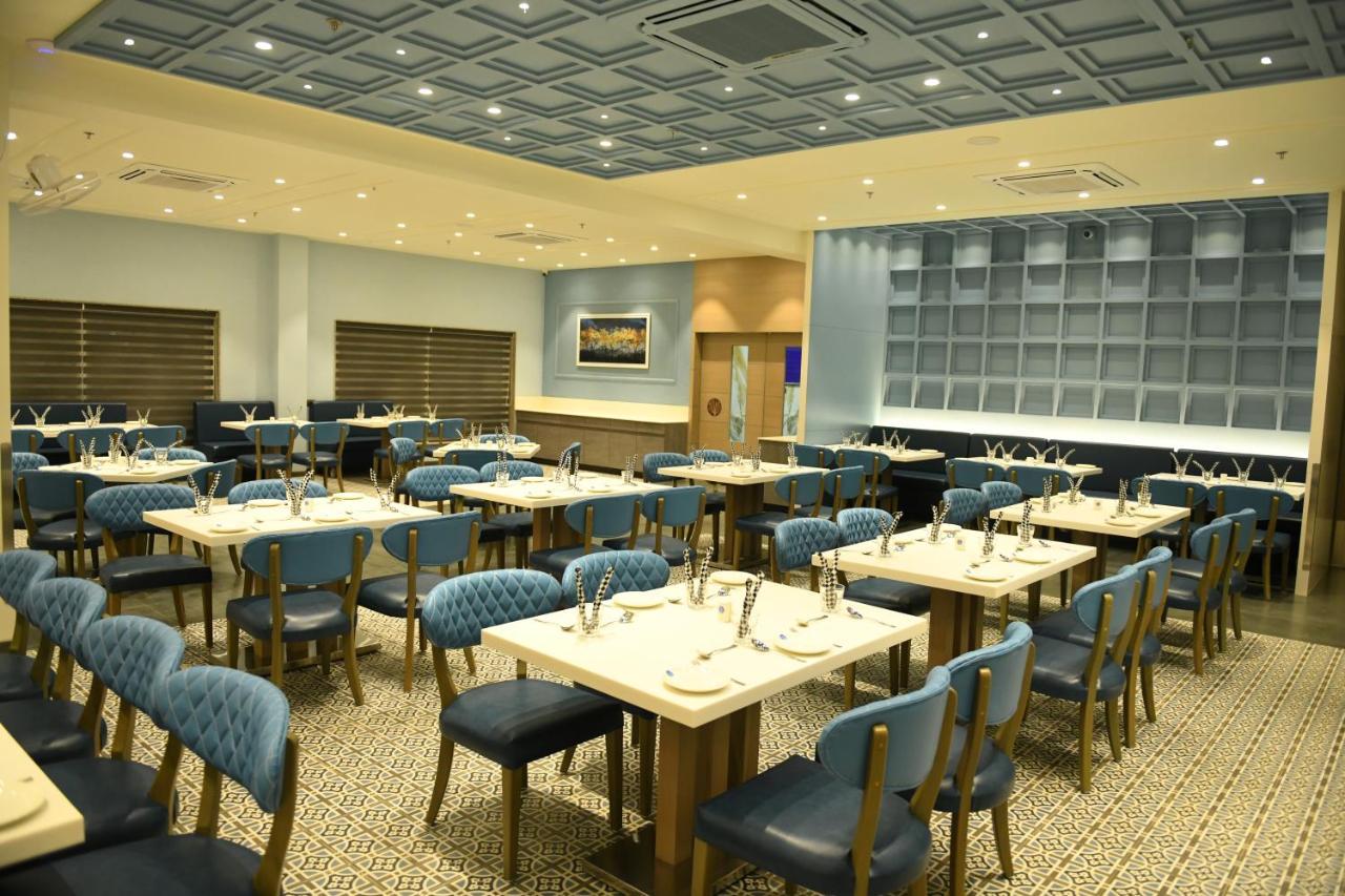 Hotel Blueivy Ānand Extérieur photo