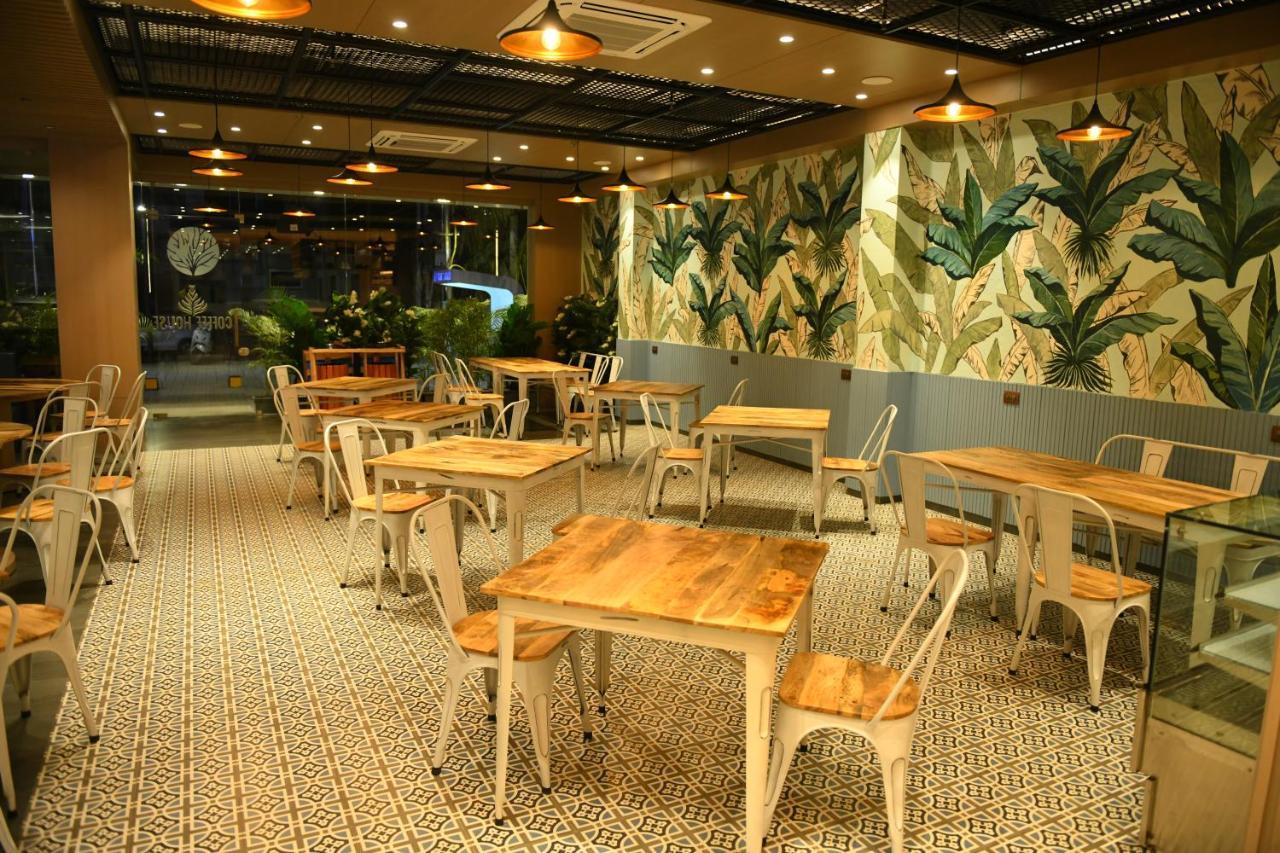 Hotel Blueivy Ānand Extérieur photo