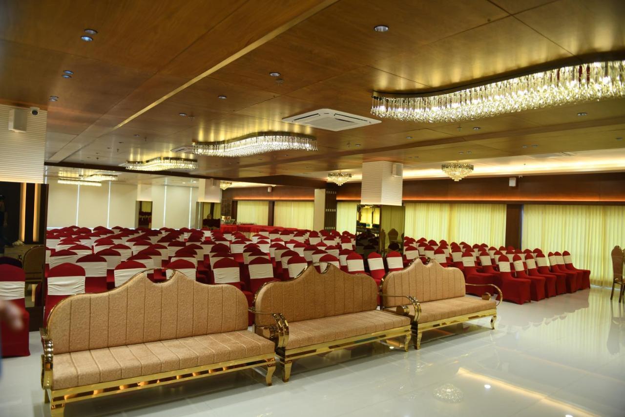 Hotel Blueivy Ānand Extérieur photo