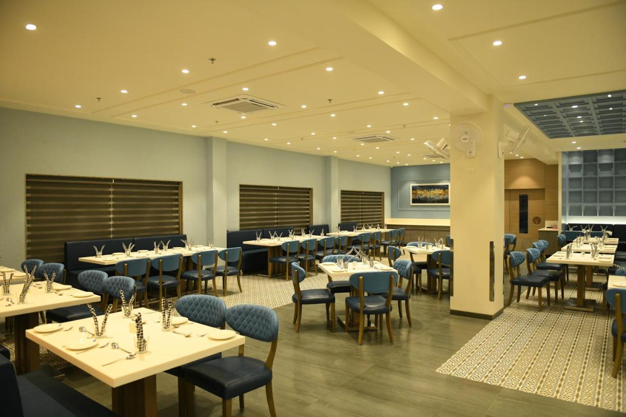 Hotel Blueivy Ānand Extérieur photo