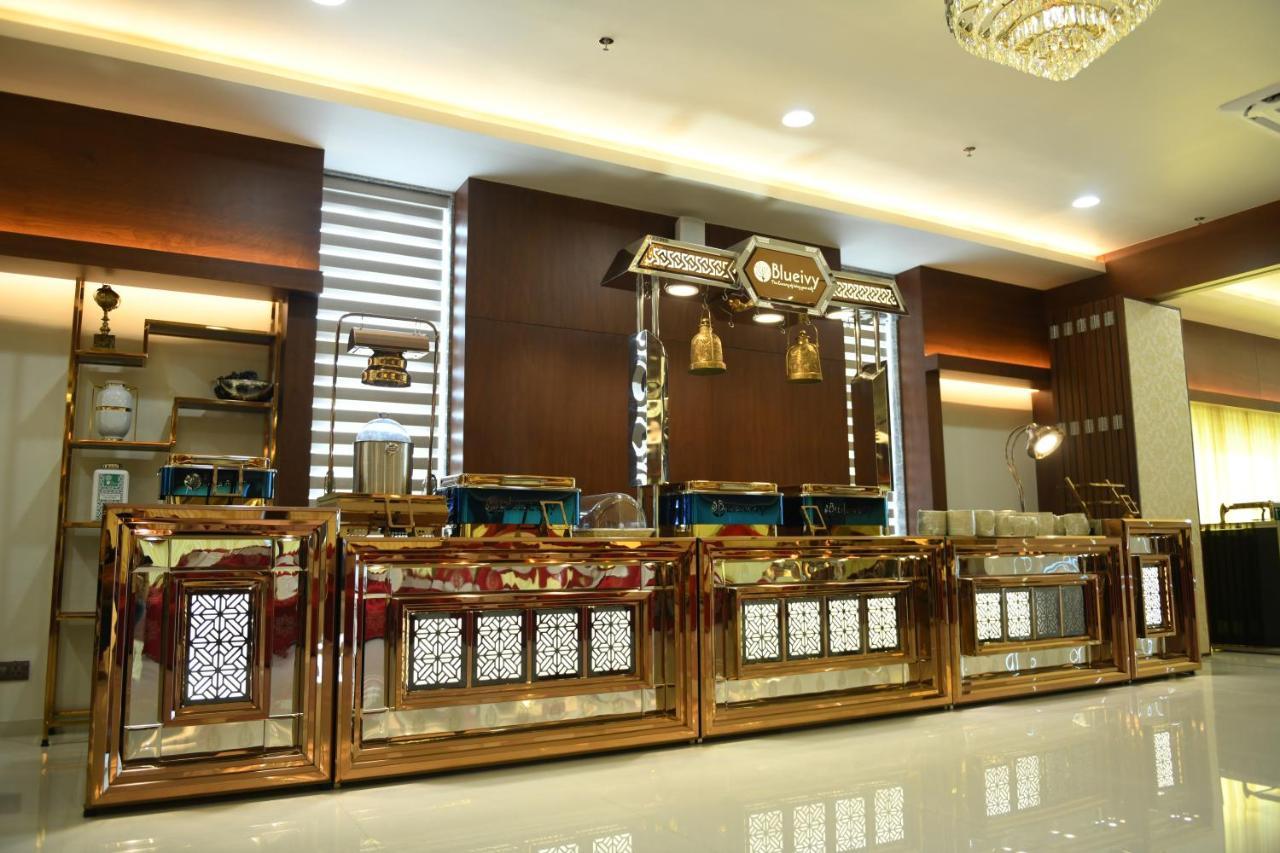 Hotel Blueivy Ānand Extérieur photo