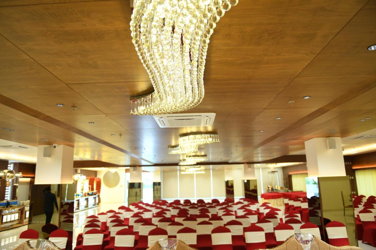 Hotel Blueivy Ānand Extérieur photo