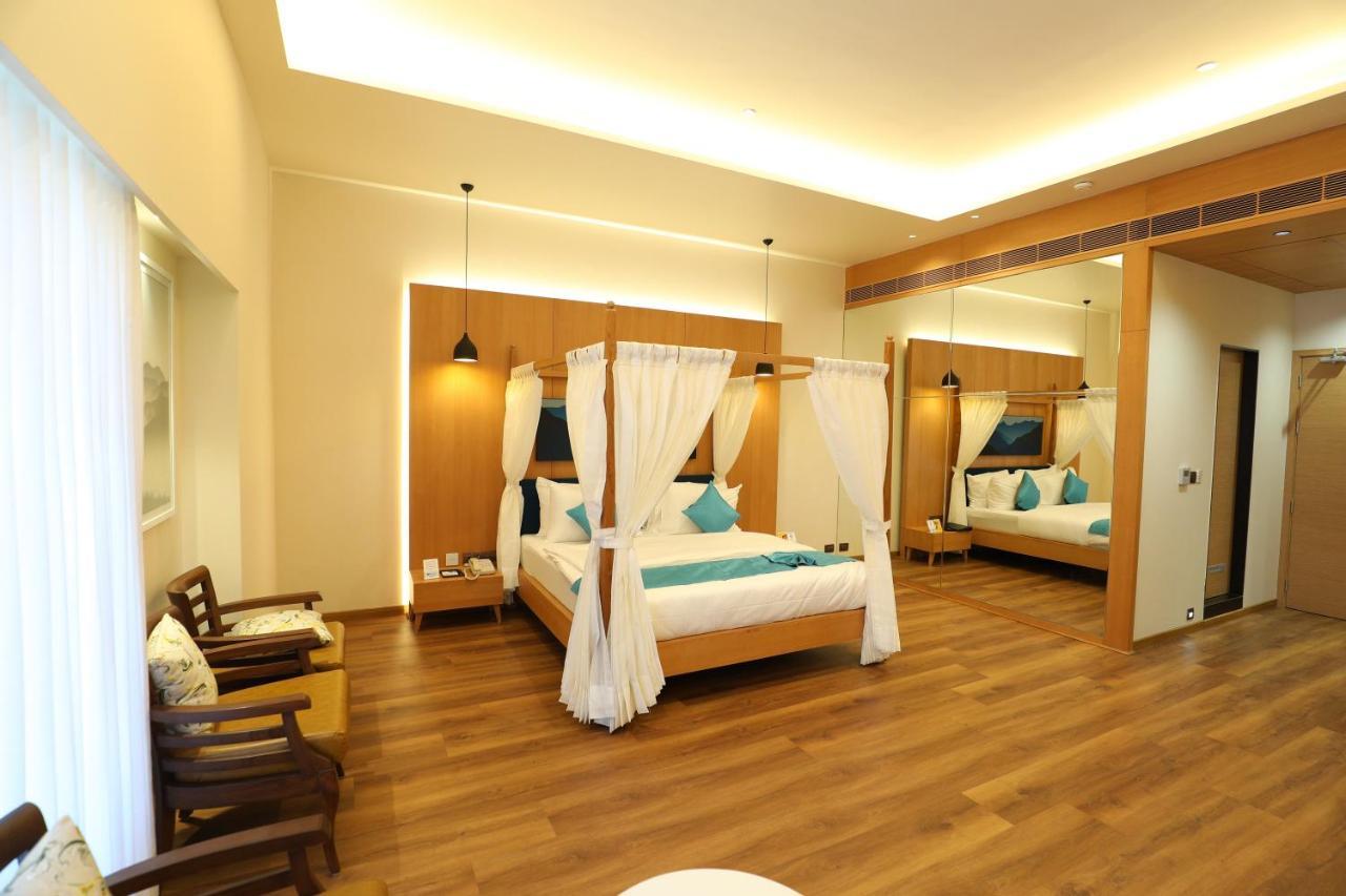 Hotel Blueivy Ānand Extérieur photo