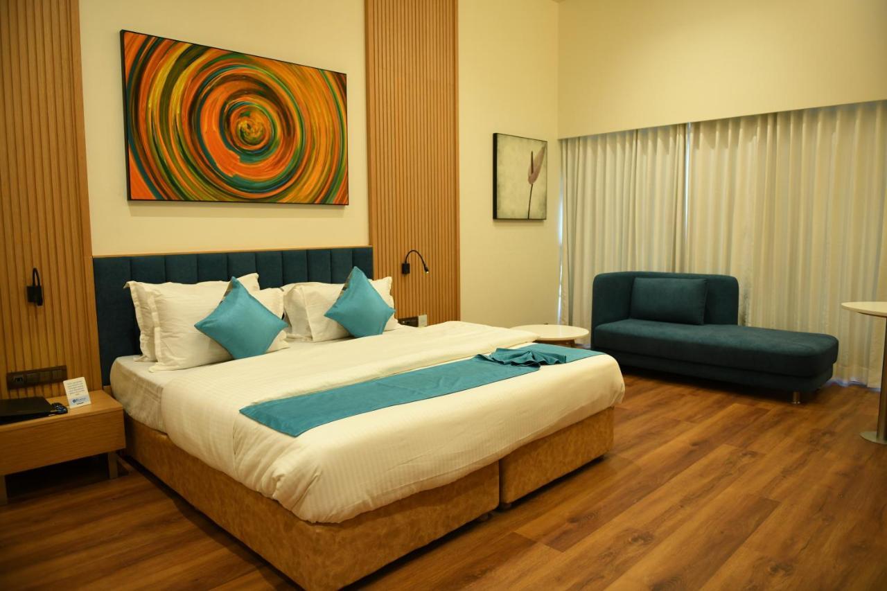 Hotel Blueivy Ānand Extérieur photo
